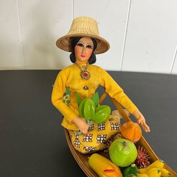 Vintage Wooden Polynesian Model Boat With Ethnic Woman Local Dress Hala Fruit - Picture 2 of 8